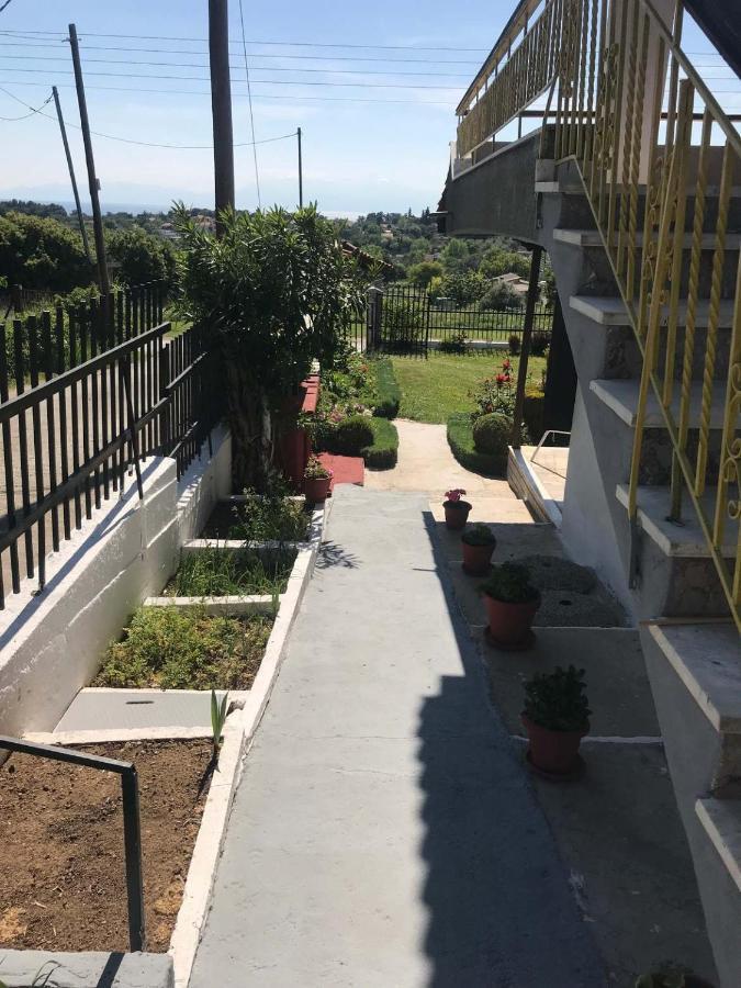 Great First Floor Appartment With View Nea Kallikrateia Exteriér fotografie