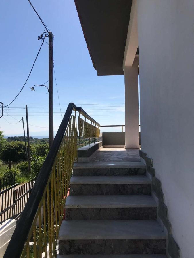 Great First Floor Appartment With View Nea Kallikrateia Exteriér fotografie